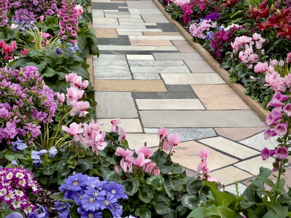 Cost of Garden Path Installation in Riverview